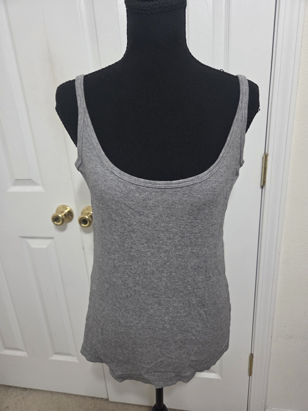 Women's Gray Scoop Neck Tank Top - Essential Layering Camisole